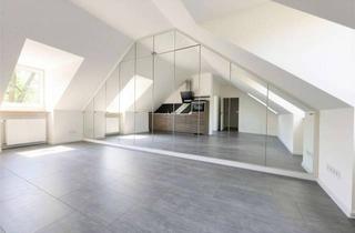 Wohnung kaufen in 85586 Poing, Modernisiertes Dachgeschoss-Appartement mit viel Charme wartet auf Sie!