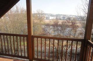Wohnung mieten in 93059 Steinweg, Geschmackvolle DG-Wohnung mit zweieinhalb Zimmern sowie Balkon und EBK in Regensburg