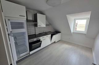 Wohnung mieten in Lutherstr 11, 34117 Nord-Holland, Innenstadtlage - sehr schöne renovierte 3-ZKB, 81m² (102m²) Dachgeschoss-Wohnung, EK, 2 Bäder
