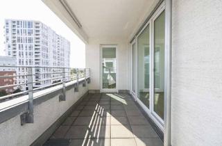 Wohnung mieten in Europa-Allee 134, 60486 Gallus, Wohnvergnügen der Extraklasse: Stilvolle Etagenwohnung mit Balkon & Designküche