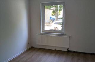 Wohnung mieten in Straße Der Opfer Des Faschismus 22, 07580 Ronneburg, Frisch sanierte 3-Zimmer-Wohnung in Ronneburg