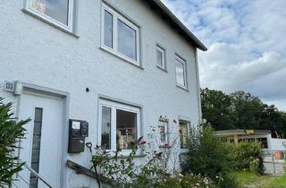 Wohnung mieten in 38448 Wolfsburg, Gute Lage! 10 Zimmer, drei separate Wohnungen mit Fernwärme & Terrasse, Stellplätze, Garage