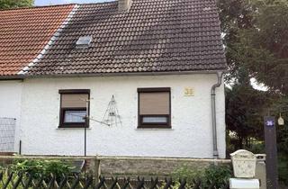 Haus kaufen in Dalldorfer Straße 36, 39397 Gröningen, Kleine DHH, sanierungsbedürftig mit großem Grundstück