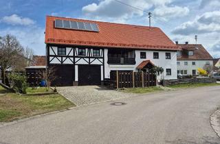 Haus kaufen in Kirchstr., 89294 Oberroth, Viel Platz für Ihre Ideen: Großzügiges Haus in Oberroth