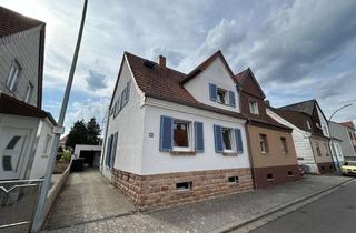 Haus kaufen in 66386 St. Ingbert, Vielseitiges Ein- bis Zweifamilienhaus mit Garten und Garage