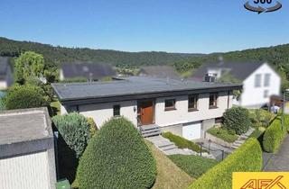 Einfamilienhaus kaufen in 59821 Arnsberg, Schicker Bungalow, Einfamilienhaus mit kleiner ELW, mit Garagen und Garten
