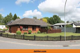 Haus kaufen in 25821 Breklum, Gestaltungsfähiger Bungalow-Klassiker am ruhigen Ortsrand