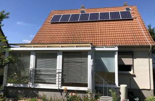 Einfamilienhaus kaufen in 99510 Apolda, OBERROSSLA : Freistehendes Einfamilienhaus mit Garage, Wintergarten und Garten in beliebter Wohnlage