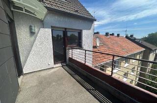 Wohnung kaufen in 45143 Altendorf, Großzügige Dachgeschosswohnung in Essen-Altendorf mit Garage!