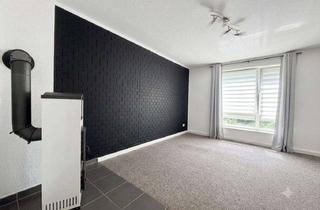 Wohnung kaufen in 01796 Pirna, Vermietete 2-Zimmer Wohnung mit Kamin, Balkon und Außenstellplatz