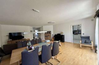 Wohnung mieten in Schöneberger Weg 26, 78056 Villingen-Schwenningen, Großzügige 3-Zimmer-Wohnung mit Balkon, Einbauküche & Garage in ruhiger Lage von Villingen-Schwennin