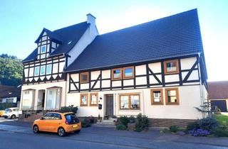 Haus kaufen in Brückenstraße 12-14, 34399 Oberweser, Historischer Hof mit zwei Wohnhäusern, Stallungen und großem Entwicklungspotenzial in Wesertal