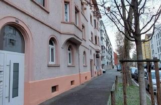 Wohnung kaufen in 75172 Pforzheim, Sonnige 2-Zimmer Altbauwohnung mit Flair und viel Potential