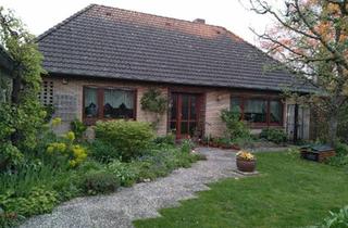 Haus kaufen in 26655 Westerstede, Westerstede - Walmdachbungalow