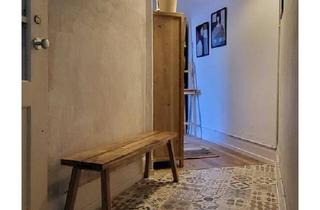 Wohnung kaufen in 76227 Karlsruhe, Karlsruhe - Teilweise modernisierte Altbauwohnung