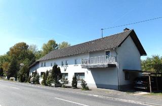 Haus kaufen in 53578 Windhagen, Windhagen - Investoren aufgepasst! Anwesen mit großem Potenzial ca. 6300 qm²