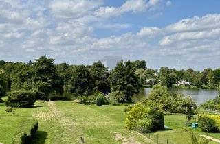 Doppelhaushälfte kaufen in 23568 Lübeck, Lübeck - SANIERUNGSBEDÜRFTIG MIT DIREKTEM SEEZUGANG