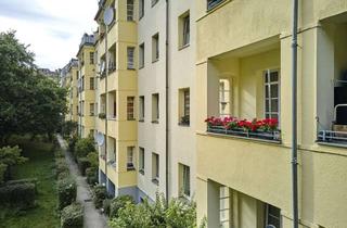 Wohnung kaufen in Hertastraße, 12051 Neukölln, 2,5 Zimmerwohnung mit Balkon & Wannenbad in gepflegtem Berliner Altbau
