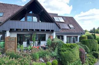 Wohnung kaufen in 95131 Schwarzenbach a Wald, Fast wie ein Haus – mit Traumblick