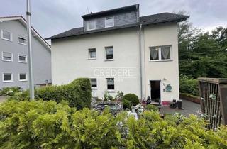 Wohnung kaufen in 58706 Menden, Erdgeschosswohnung mit Balkon in ruhigem 3-Familienhaus - ideal für Eigennutzer und Kapitalanleger!