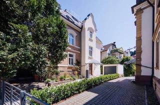 Wohnung kaufen in 79104 Herdern, Einzigartige Maisonettewohnung mit Dachterrasse in kernsanierter Altbauvilla in Freiburg-Herdern