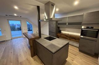Wohnung mieten in Hohlstrasse 17, 46539 Dinslaken, Kürzlich kernsanierte Wohnung: ansprechende 2-Zimmer-Wohnung im DG mit Einbauküche und Balkon