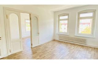 Wohnung mieten in 21073 Harburg, Große 4 Zi.-Whg. mit Balkon & Hobbyraum ab 15.08./01.09.! Harburg!