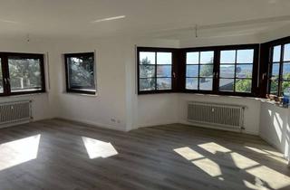 Wohnung mieten in Esternay Straße 72, 76337 Waldbronn, Frisch renovierte Drei-Zimmer-Wohnung mit traumhafter Aussicht