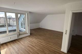 Wohnung mieten in Kanalstraße 30, 88214 Ravensburg, Modernisierte 2-Raum-Dachgeschosswohnung mit Balkon, Einbauküche und Garage in RV