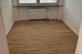 Wohnung mieten in Schwedlerstraße 39, 91058 Bruck, Moderne und voll möblierte 4- Zimmer Wohnung in Erlangen - WG geeignet.