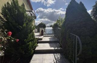 Einfamilienhaus kaufen in Bodelschwingstraße, 08062 Niederplanitz, Einfamilienhaus im Bungalowstil mit Pool, Einbauküche, Kamin und Vollkeller in schöner Lage zu verka