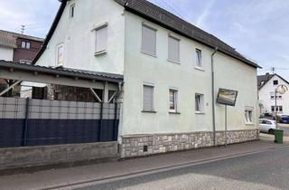 Einfamilienhaus kaufen in 56244 Maxsain, Freistehendes Einfamilienhaus mit Innenhof und Carport in zentraler Lage von Maxsain