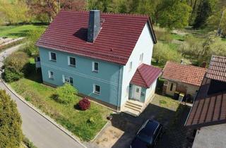 Haus kaufen in 36448 Bad Liebenstein, Ein Zuhause, zwei Möglichkeiten – stilvoll saniert & bereit für Ihre Zukunft