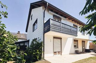 Mehrfamilienhaus kaufen in Markomannenstraße, 85586 Poing, Attraktives Mehrfamilienhaus – 2 sanierte Wohnungen & Ausbaupotenzial im EG