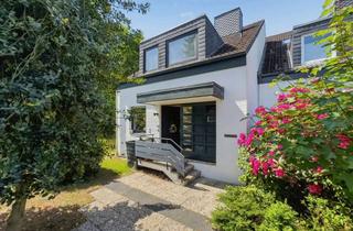 Doppelhaushälfte kaufen in 22149 Rahlstedt, Parkähnliches Grundstück in Alt-Rahlstedt – großzügige Doppelhaushälfte mit Kamin, Loggia und Garage
