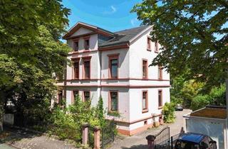 Haus kaufen in 63454 Hanau, Am Schloss Philippsruhe: Denkmalgeschütztes Dreifamilienhaus mit WEG-Aufteilung