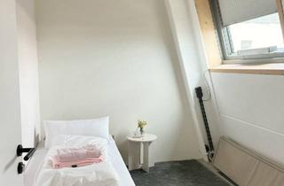 Büro zu mieten in 10317 Berlin, Helle und moderne Bürogemeinschaft an der Spree in Berlin-Lichtenberg