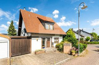 Haus kaufen in 53347 Alfter, Freistehendes Haus mit großzügigen Räumen und Kachelofen.