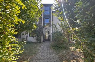 Mehrfamilienhaus kaufen in 79102 Freiburg, Attraktives Mehrfamilienhaus mit vier Wohneinheiten in begehrter Wohnlage in der Freiburger-Wiehre