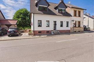 Doppelhaushälfte kaufen in 66130 Saarbrücken, Zweifamilienhaus in Saarbrücken-Güdingen zu verkaufen.