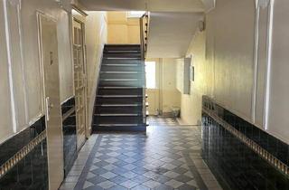 Wohnung kaufen in Straße 12, 13403 Berlin, Berlin - Sanierungsbedürftige 3-Zimmer-Wohnung mit großem Potenzial
