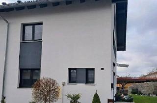 Haus kaufen in 94469 Deggendorf, Deggendorf - Modernes Reihenendhaus mit Carport und Wärmepumpe