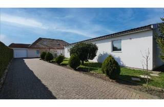 Haus kaufen in 33175 Bad Lippspringe, Bad Lippspringe - Bungalow mit Halle zu verkaufen