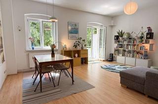 Wohnung kaufen in Prenzlauer Berg, 10407 Prenzlauer Berg, Charmante 3-Zimmer-Altbauwohnung mit zwei Balkonen und großem Gemeinschaftsgarten in Prenzlauer Berg
