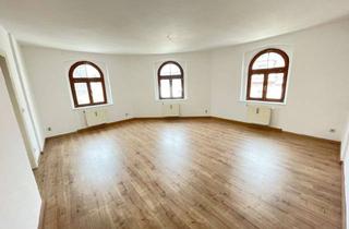 Wohnung mieten in Emmerichstraße 31, 02826 Innenstadt, Gemütliche und zentral gelegene 2-Raum-Dachgeschosswohnung mit Tageslichtbad!