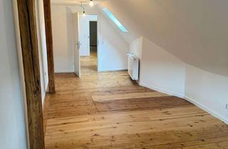 Wohnung mieten in Hohenzollernstraße 89, 66117 Saarbrücken, Charmante, helle Dachgeschosswohnung mit Dielenboden und Einbauküche in Alt-Saarbrücken