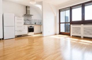 Wohnung mieten in Hauptstraße 39b, 85716 Unterschleißheim, Helle Maisonette-Dachgeschosswohnung mit Balkon und offenem Wohnbereich in Unterschleißheim
