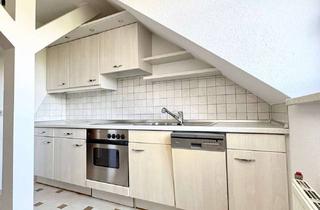 Wohnung mieten in Matthesstraße 72, 09113 Schloßchemnitz, Dachgeschosstraum für 2 - ideal auch als WG :- ) mit Einbauküche, viel Stauraum & Aufzug