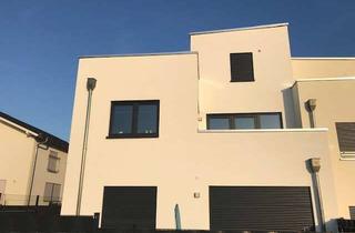 Wohnung mieten in 61206 Wöllstadt, Traumhafte 144 qm 5-Zimmer-Maisonette-Dachterrassenwohnung in Zweifamilienhaus, Feldrandlage