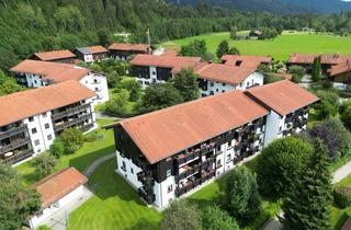 Wohnung mieten in 83646 Bad Tölz, Modernisierte 3-Zimmer-Wohnung mit drei Loggien - Blick zum Blomberg